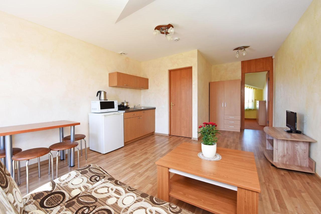 Pajurio Vingis Aparthotel Palanga Ngoại thất bức ảnh